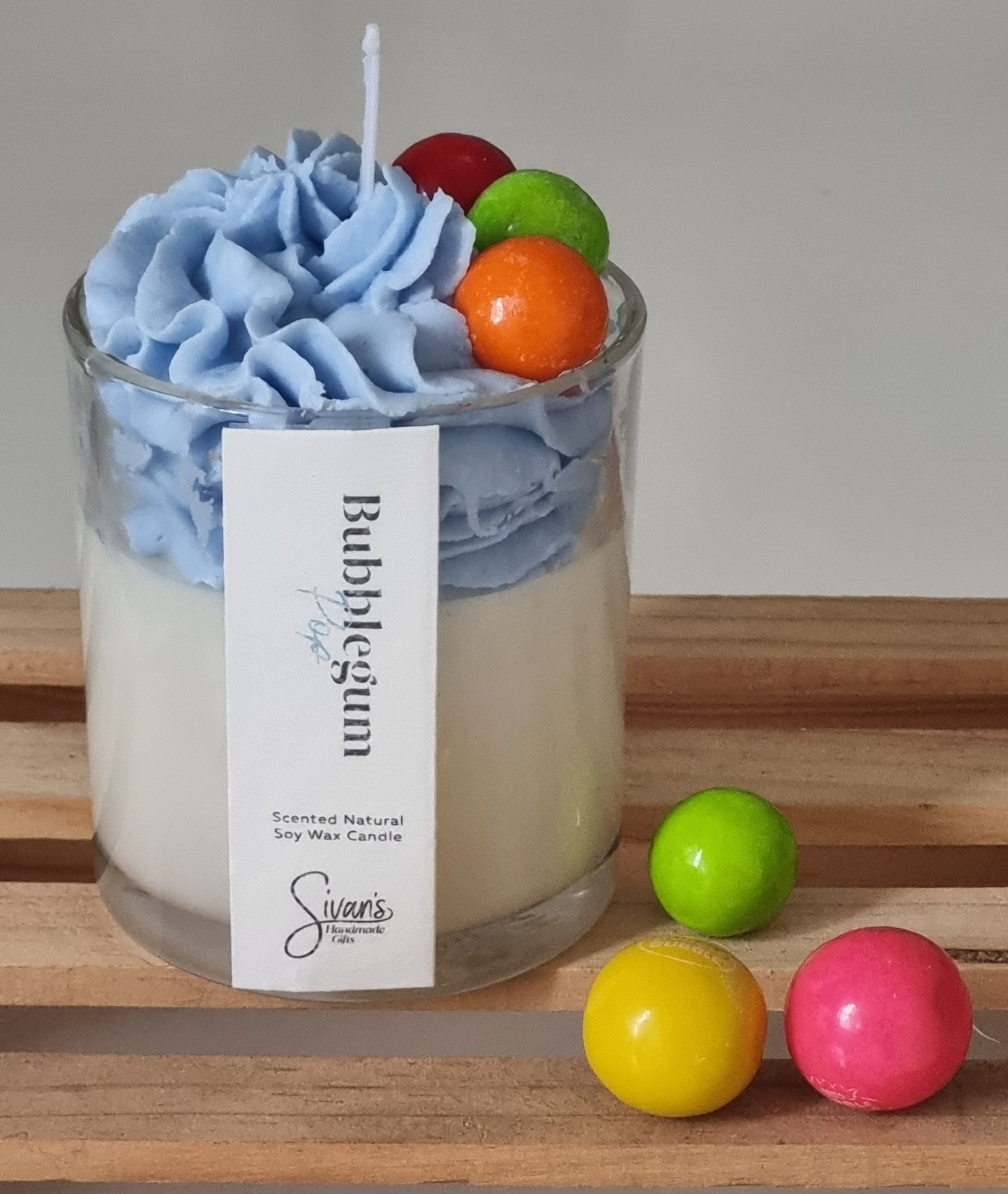 Bubblegum scented candle