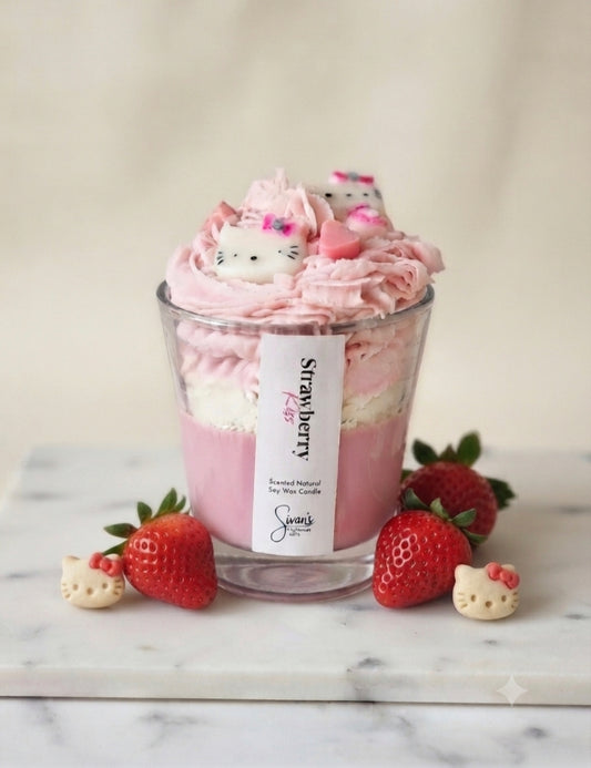 Hello kitty strawberry kiss soy candle